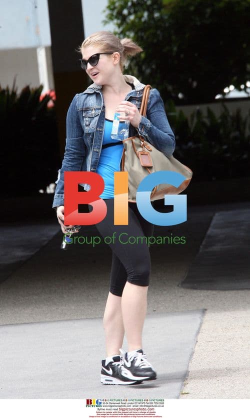 Kelly Osbourne Leaving Gym in LA