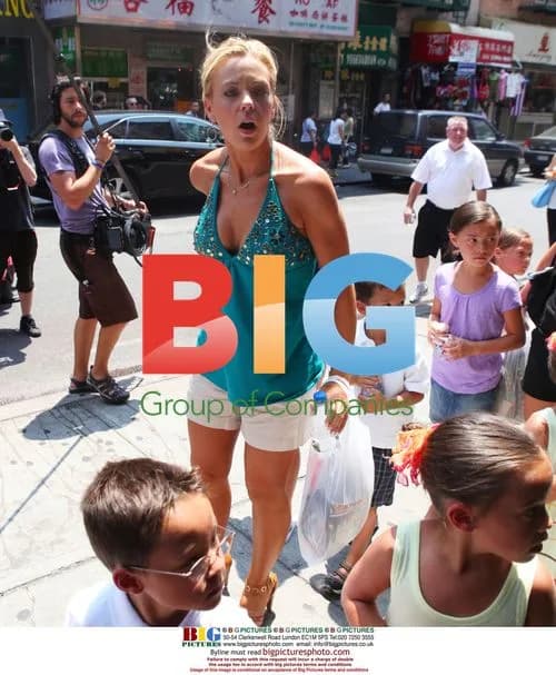 Kate Gosselin and Kids Explore Chinatown