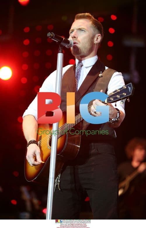 Ronan Keating Performs After Cheating Scandal