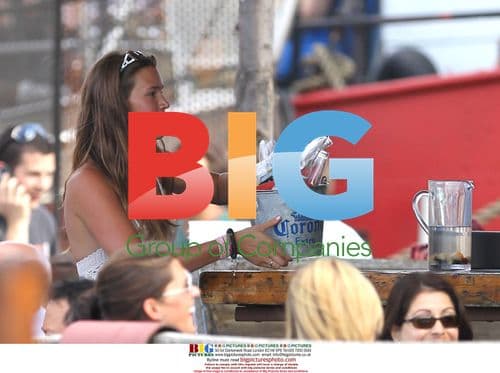 Joss Stone Enjoying Drinks at The Frying Pan in New York