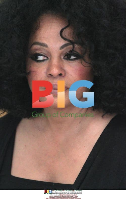 Diana Ross Shopping for a Hat