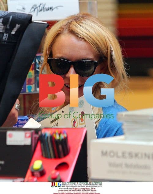 Lindsay Lohan Shopping with Family