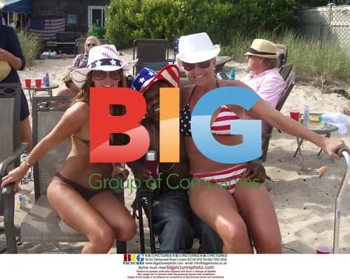 Rachel Uchitel and Too Short Beach Day