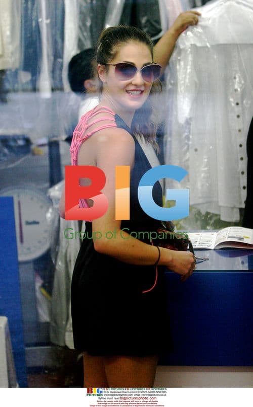 Roxy Olin strolling in Soho with boyfriend