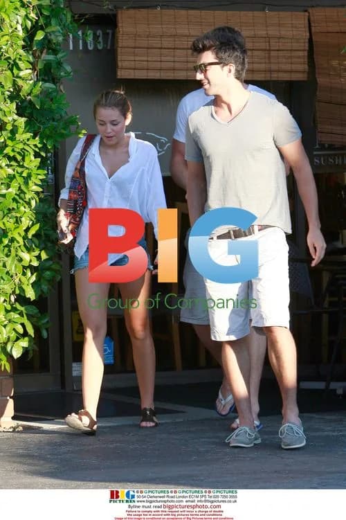 Miley Cyrus and Liam Hemsworth Grab Sushi