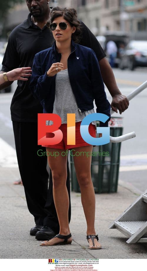 Amanda Setton on Gossip Girl Set