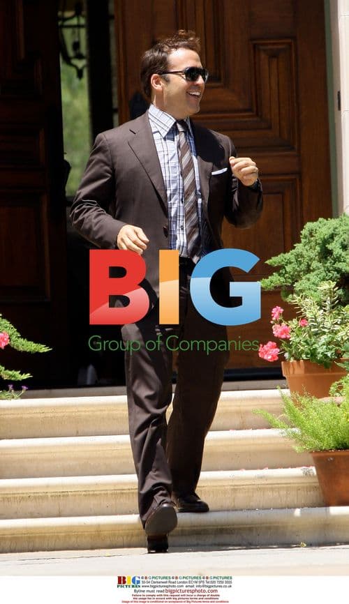 Jeremy Piven on Entourage Set