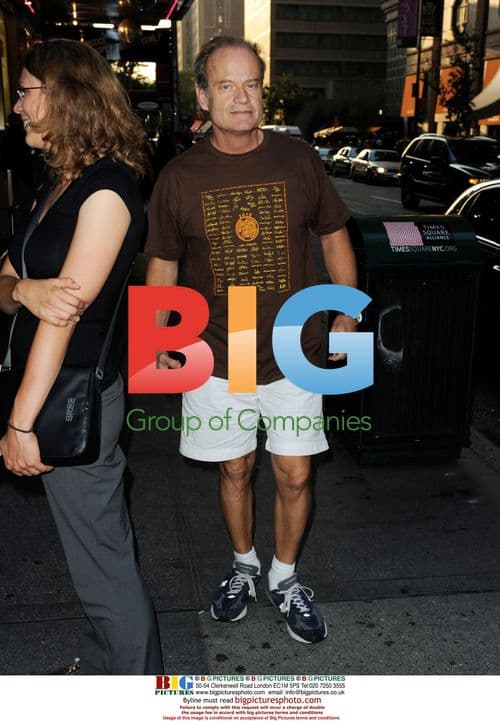 Kelsey Grammer Arrives at Broadway Play After Divorce