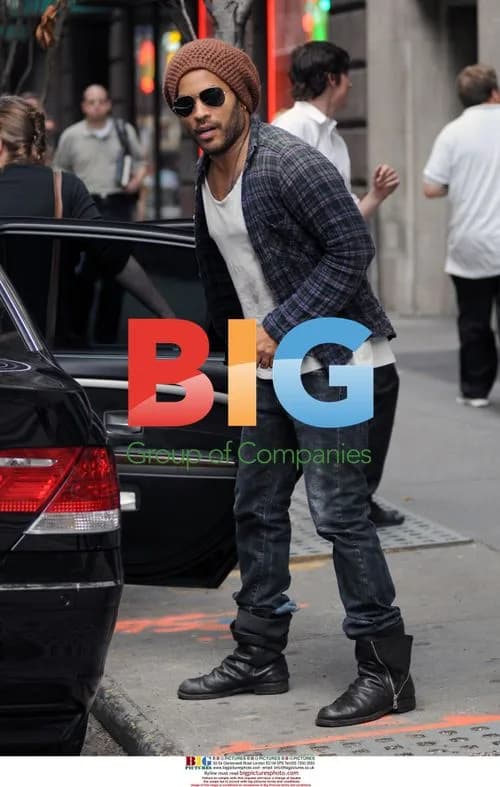 Lenny Kravitz Midtown Manhattan Walk