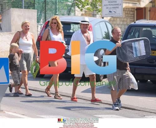Rod Stewart and Penny Lancaster in South of France