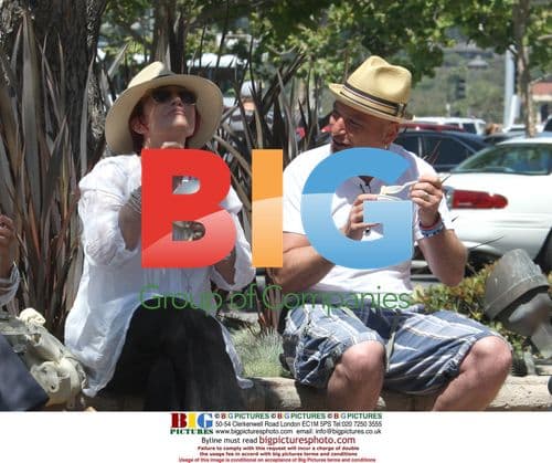 Ozzy & Sharon Osbourne Get Ice Cream with Howie Mandel