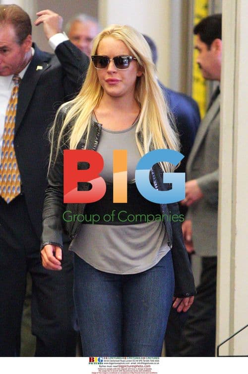 Lindsay Lohan Arriving to Jail