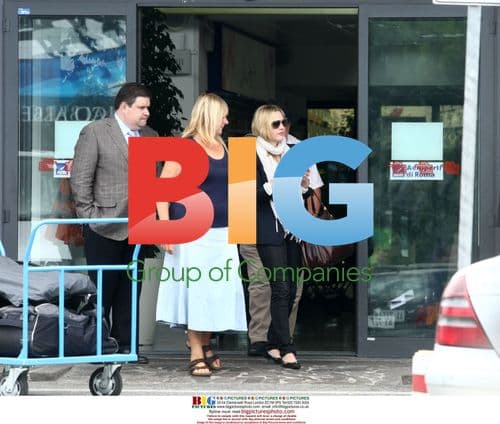 Kate Winslet Arrives in Italy With Family