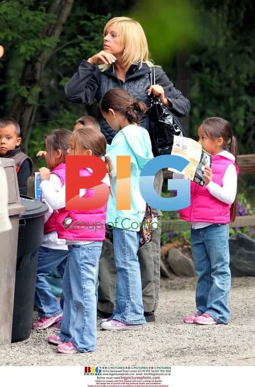 Kate Gosselin and Kids Visit Alaska Zoo