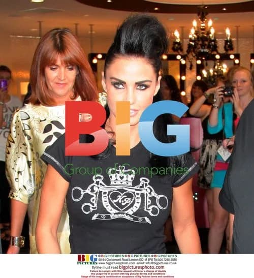Katie Price Leaves Clothing Store Signing