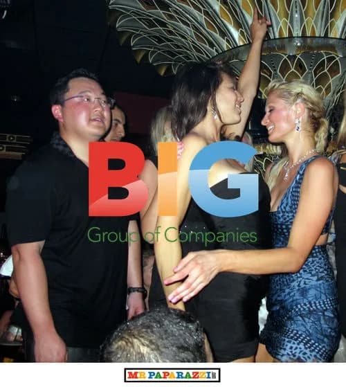 Paris Hilton\'s Boyfriend Buys Out Champagne