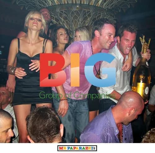 Paris Hilton’s Boyfriend Buys All the Champagne
