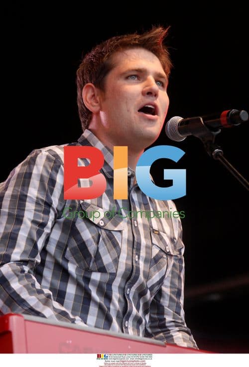 Scouting for Girls Live Performance