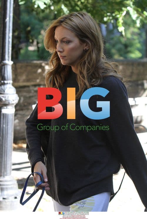 Katie Cassidy on 'Gossip Girl' Set