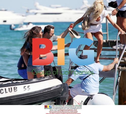 TV presenter Artur and Caroline meet Victoria Silvstedt