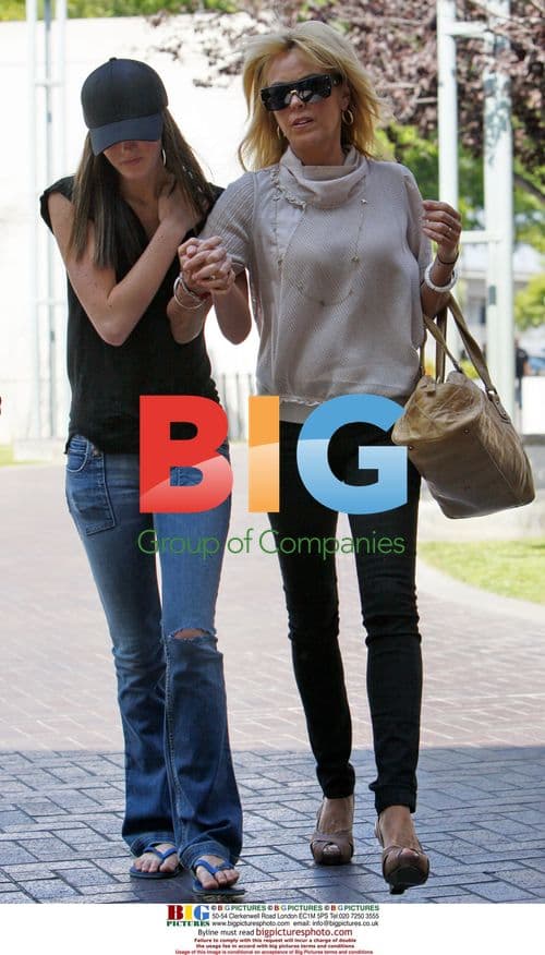 Dina and Ali Lohan Visit Lindsay at Jail