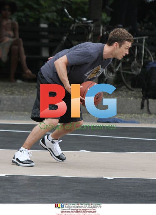 Justin Timberlake on Set of "Friends With Benefits"