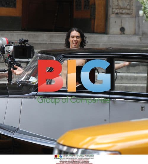 Russell Brand Filming 'Arthur' in NYC