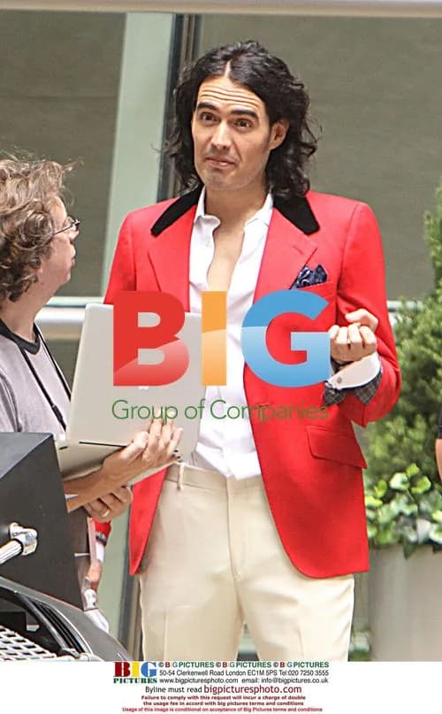 Russell Brand and Luis Guzman on 'Arthur' set