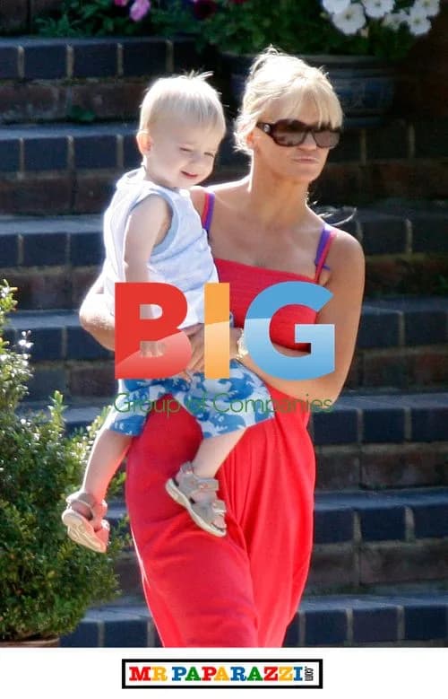 Kerry Katona Leaves with Kids in Surrey