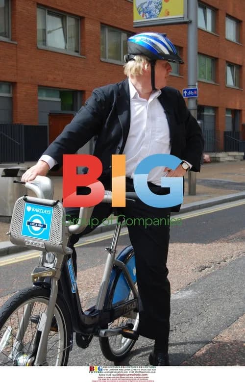 Boris Johnson tests new London bike hire scheme