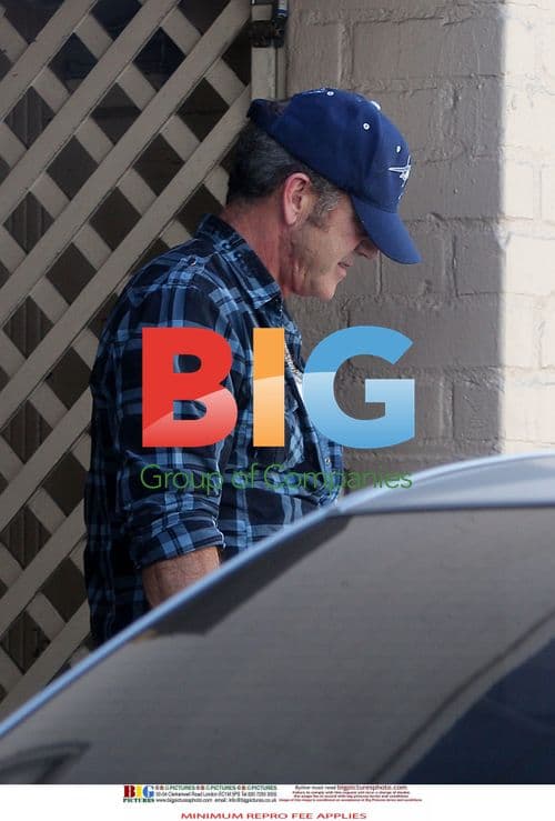 Mel Gibson Leaves Doctor's Office