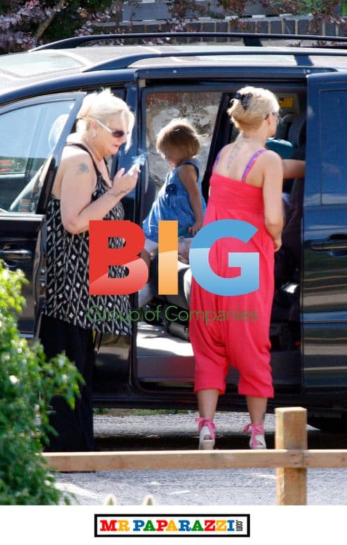 Kerry Katona Leaving with Kids