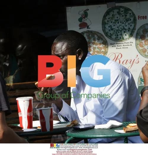 Akon Eating Pizza in Soho, NYC