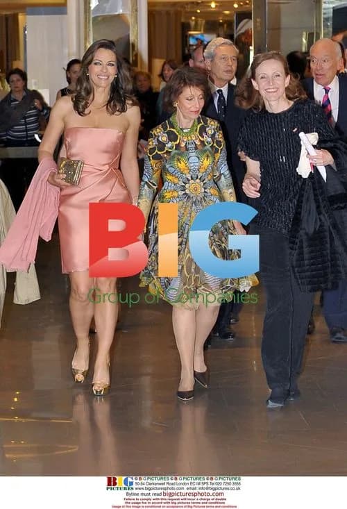 Elizabeth Hurley and Evelyn Lauder at Photo Exhibition
