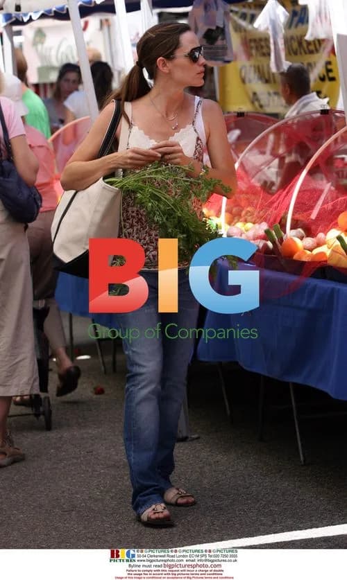 Jennifer Garner at Farmers Market