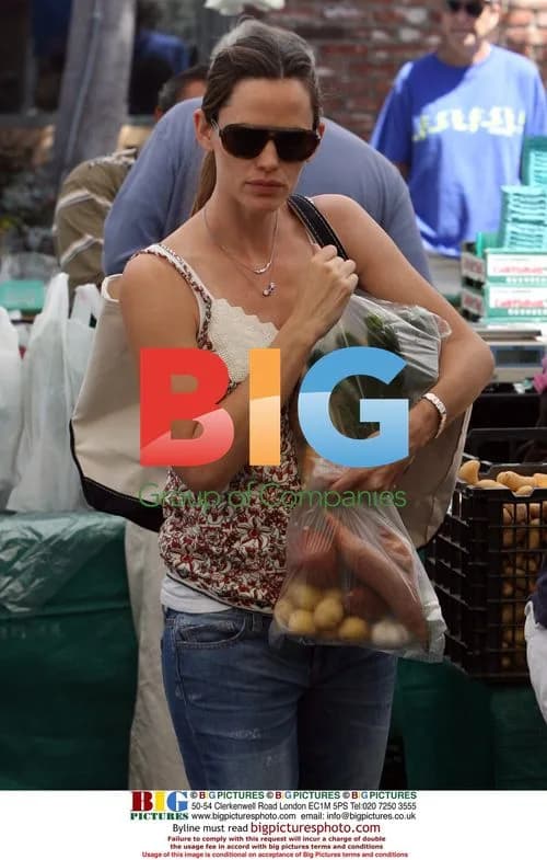 Jennifer Garner at Farmers Market
