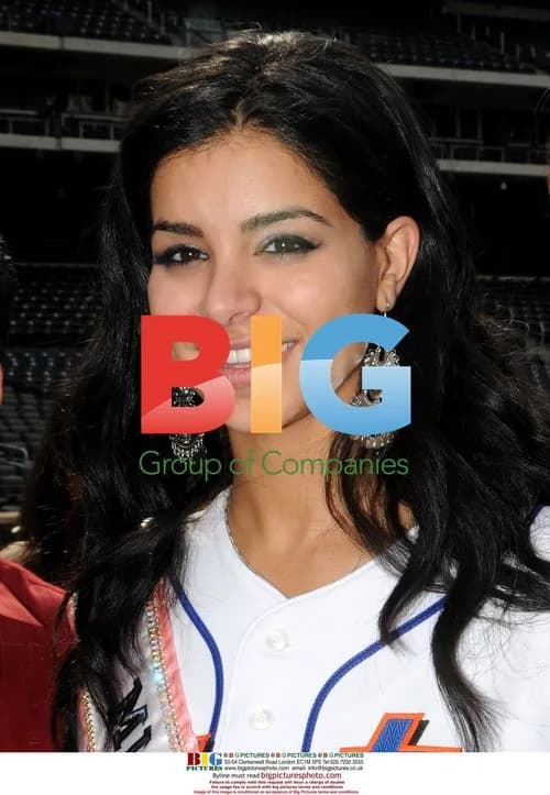 Rima Fakih at Mets-Phillies Game