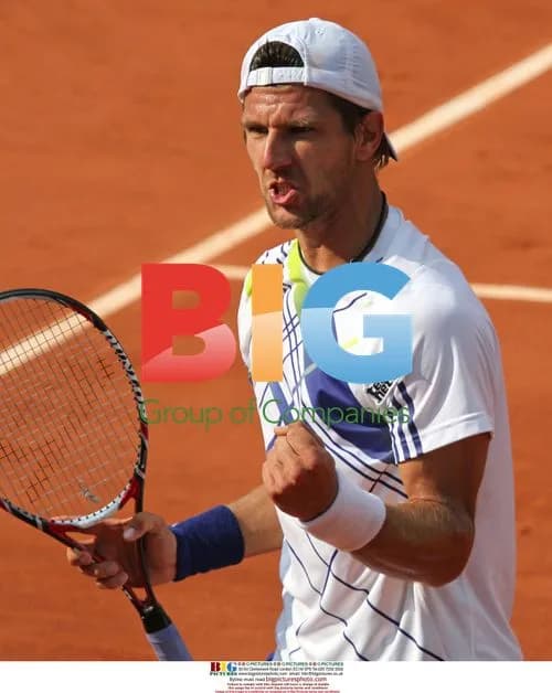 Jurgen Melzer Defeats Novak Djokovic at French Open