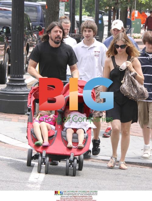 Dave Grohl with Kids in DC