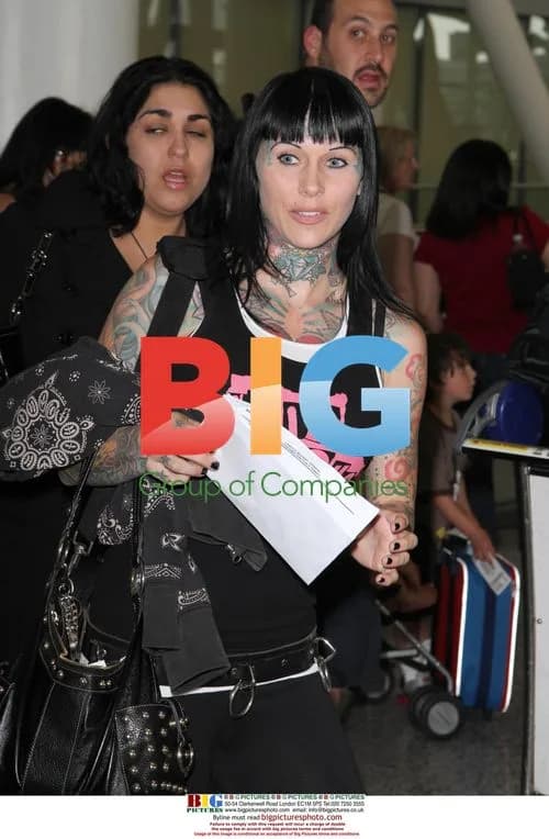 Michelle McGee Arrives at Toronto Airport