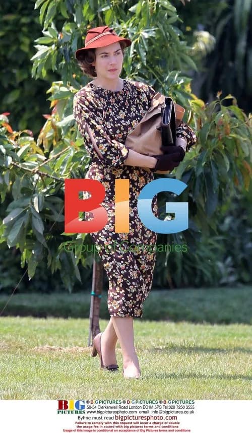 Kate Winslet Filming 'Mildred Pierce'