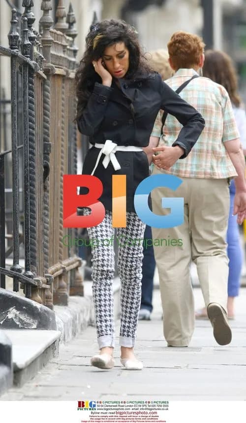 Amy Winehouse Shopping