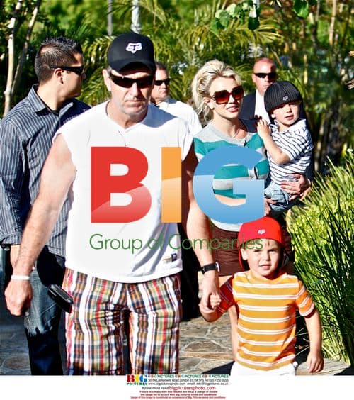 Britney Spears out with Grandpa and Boys