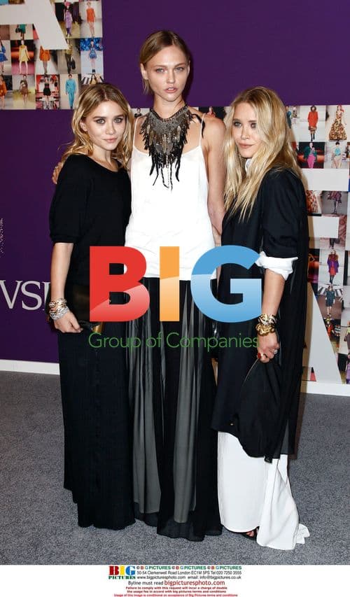 Ashley Olsen, Sasha Pivovarova and Mary-Kate Olsen at CFDA Awards 2010