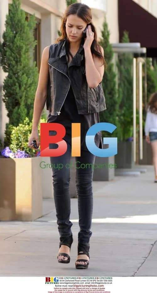 Jessica Alba out for lunch in Beverly Hills
