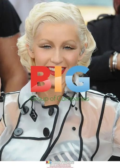 Christina Aguilera Performs on The Early Show