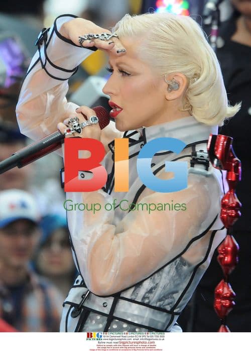 Christina Aguilera Performs on The Early Show