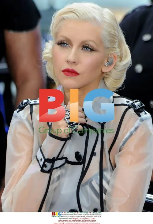 Christina Aguilera Performs on The Early Show