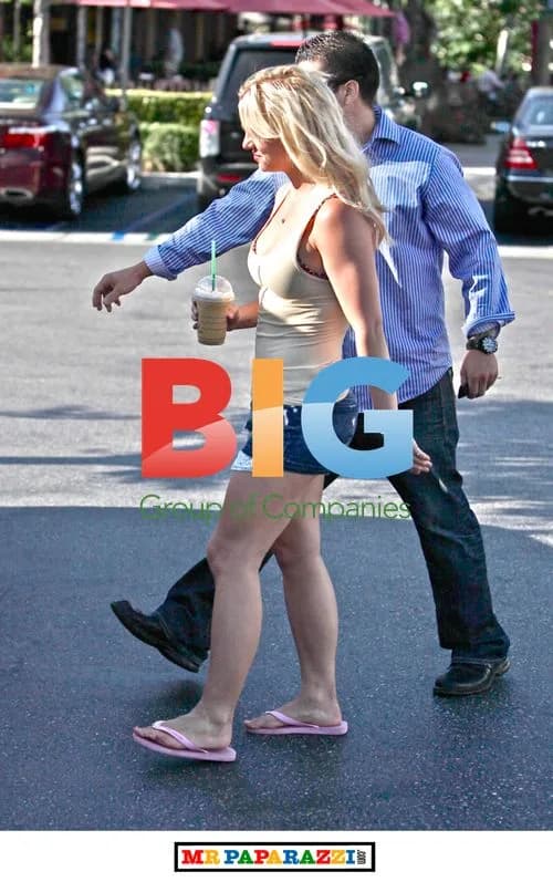 Britney Spears Grabbing Coffee