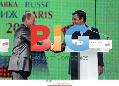 Putin Visits Russian Exhibition in Paris